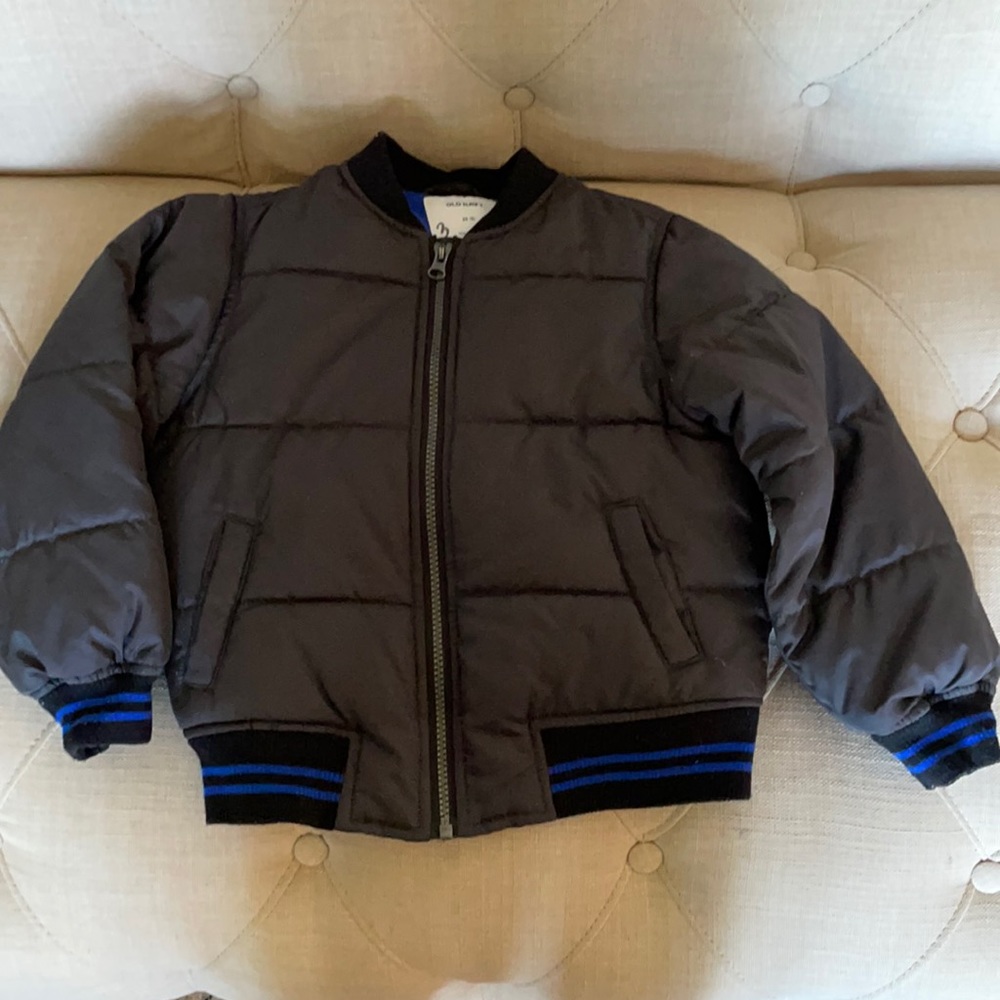 Boys gently used black bomber jacket.